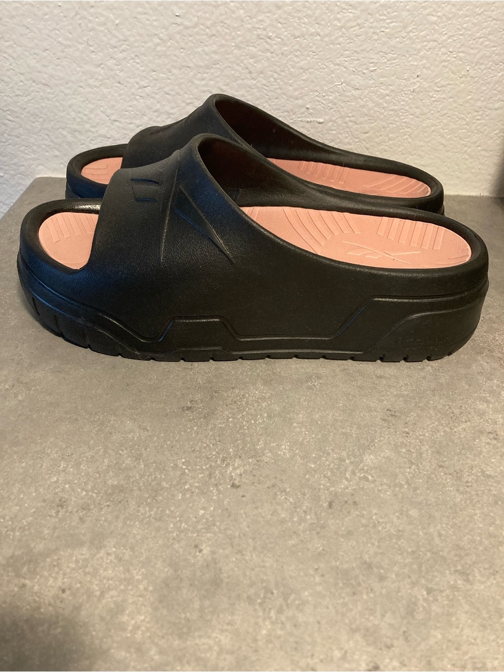 NWOT Reebok Platform Slides - Picture 5 of 9